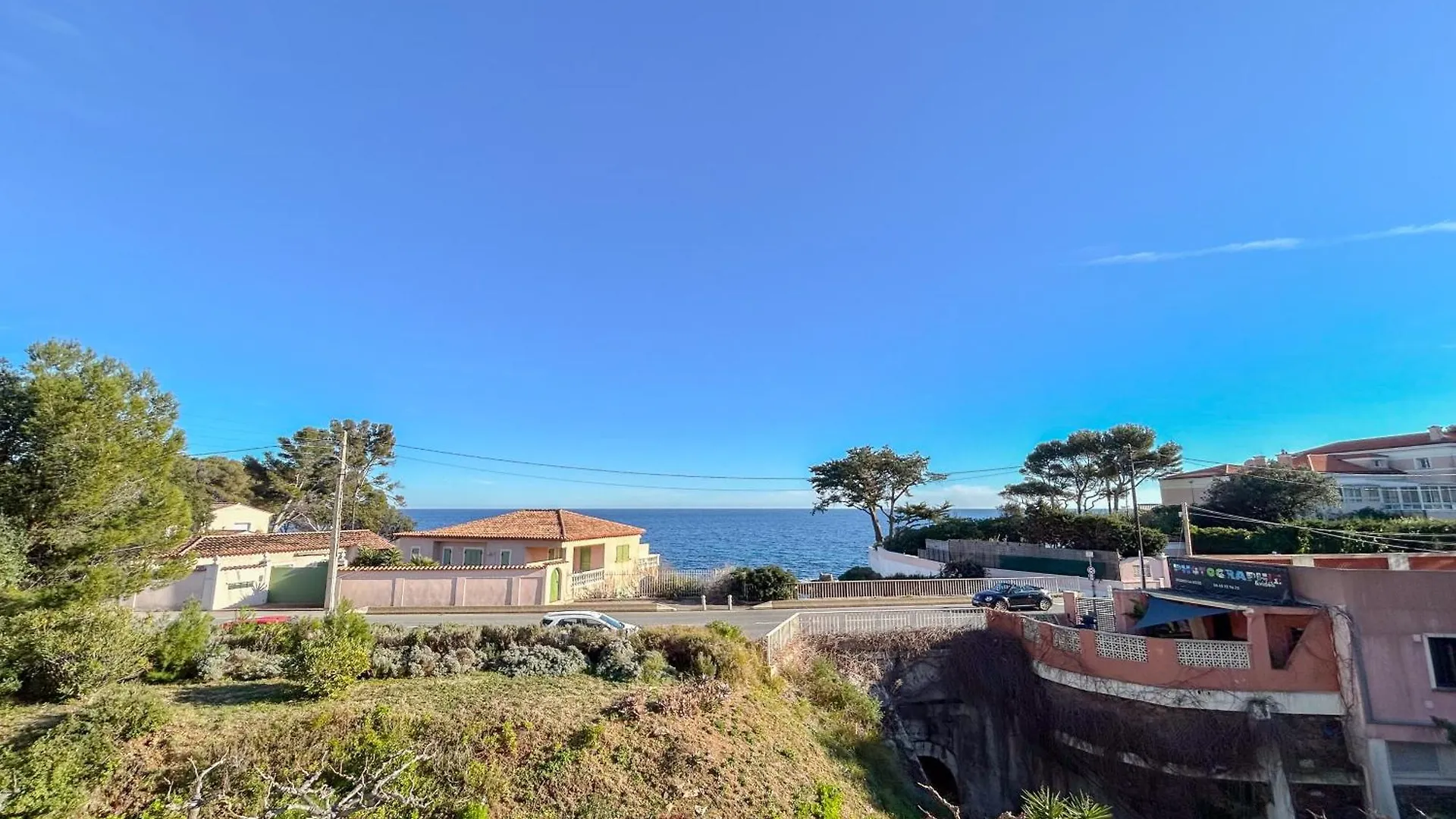 Vue Mer Et Parking Prive, T2 Avec Acces Plage Frejus Apartment